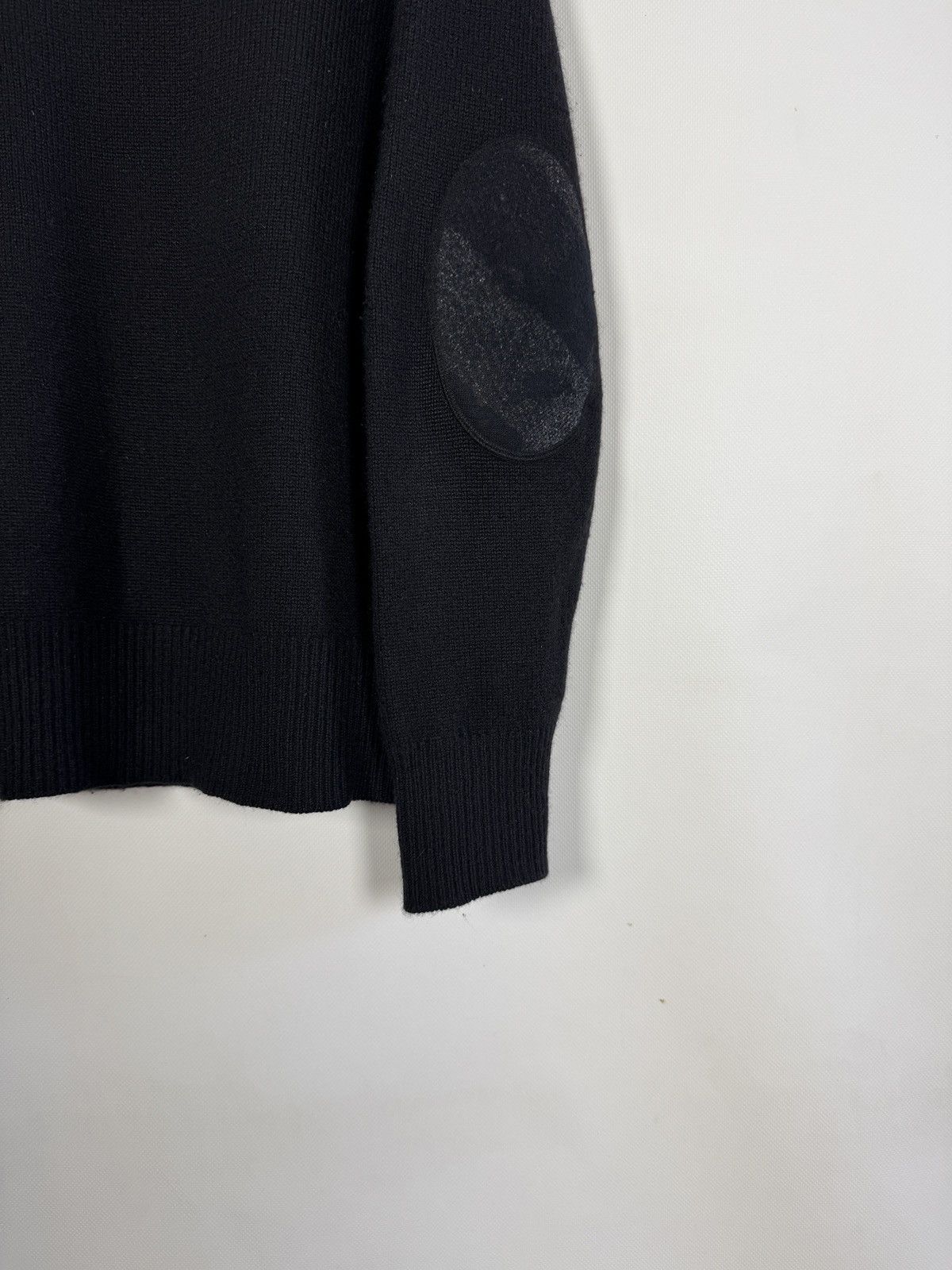Burberry Burberry London Cashmere Sweater Black Elbow Patches Size M Size US M / EU 48-50 / 2 - 5 Thumbnail