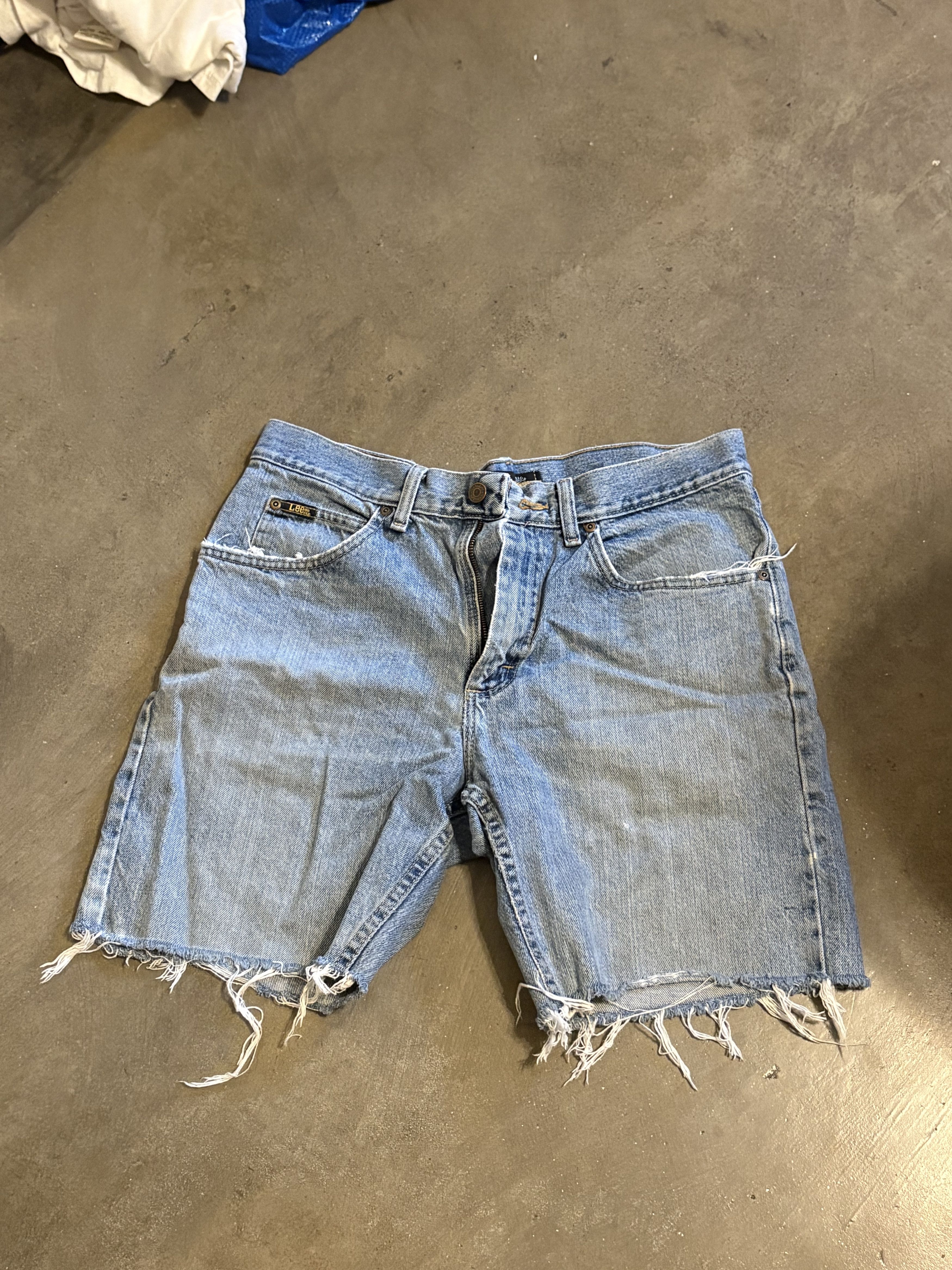 Lee Vintage Lee Regular Fit Denim Cutoff Jorts Size US 34 / EU 50 - 1 Thumbnail