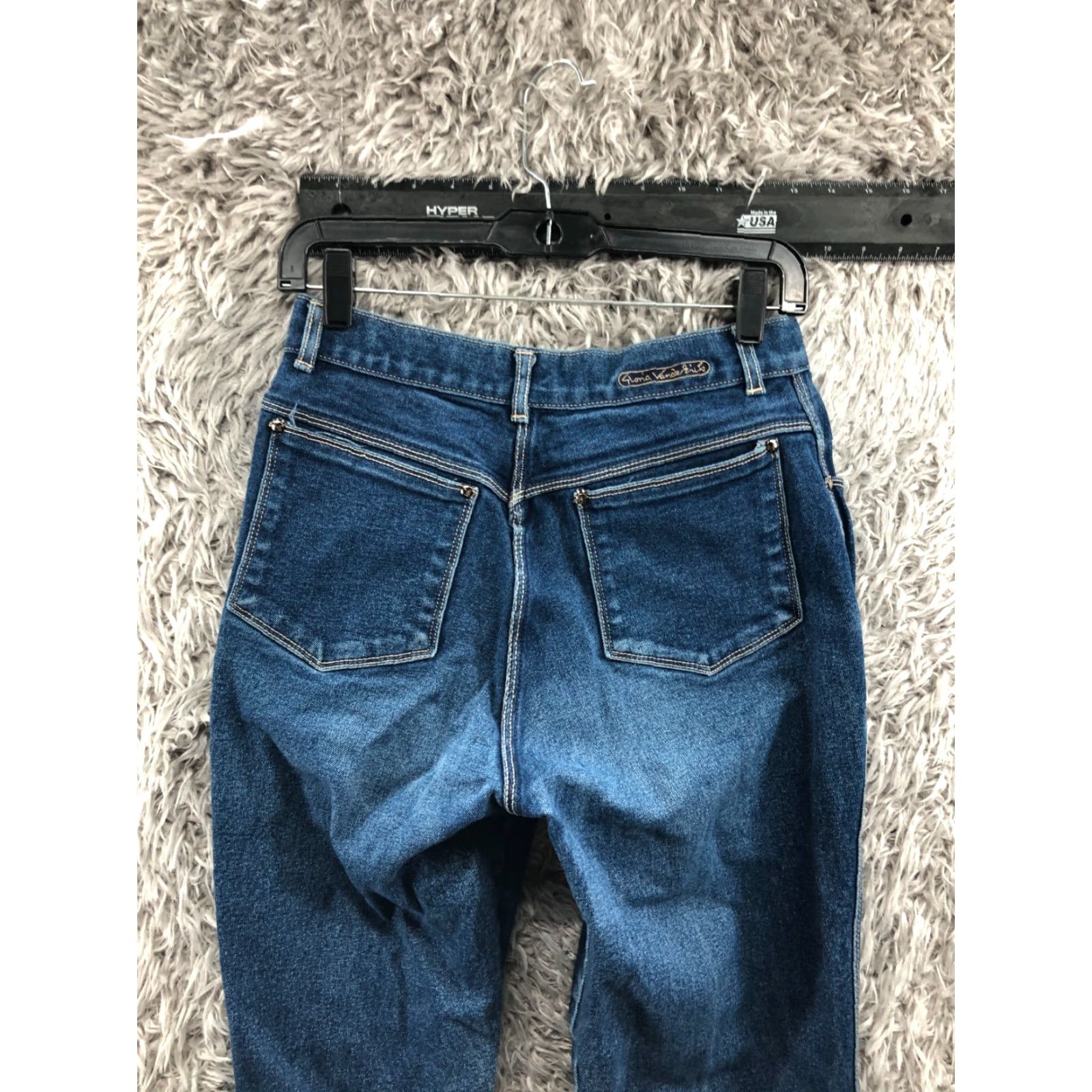 Gloria Vanderbilt Gloria Vanderbilt Jeans Size 10 Womens Medium Wash Blue Denim 5-Pocket Straight Regular Rise Belt Loops Cotton Size 32" / US 10 / IT 46 - 7 Thumbnail