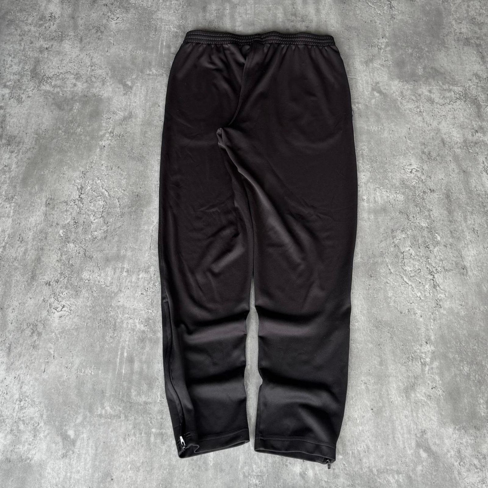 Adidas × Vintage Adidas Tonal Black Essential Technical Sweatpants Size US 36 / EU 52 - 2 Thumbnail