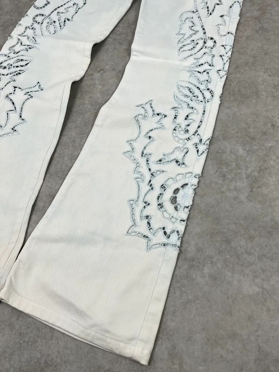 Roberto Cavalli 2010s Roberto Cavalli Leaves Tribal White Pants Size 28" / US 6 / IT 42 - 9 Thumbnail