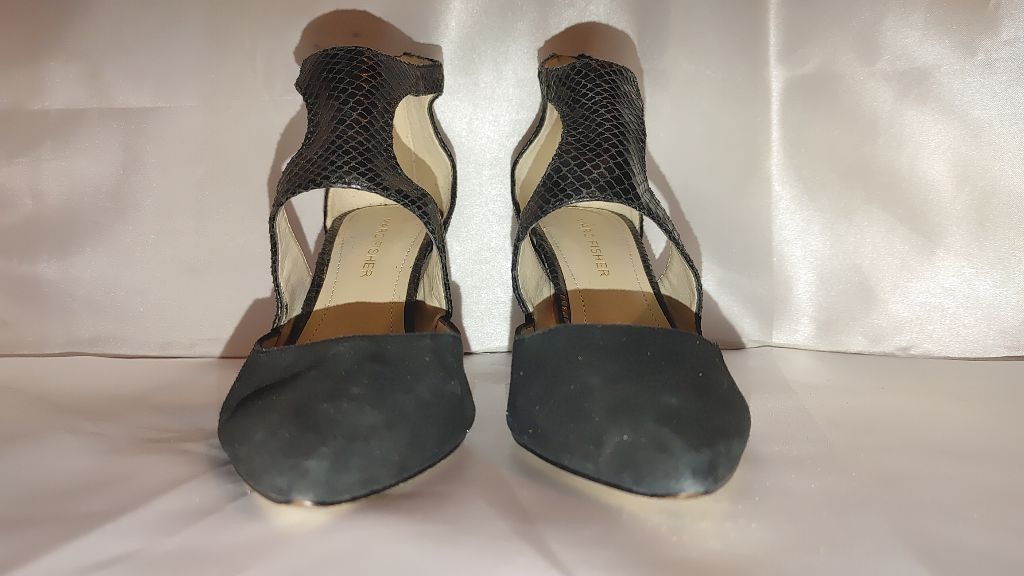Marc Fisher Marc Fisher Heels Size 6M Size US 6 / IT 36 - 4 Thumbnail