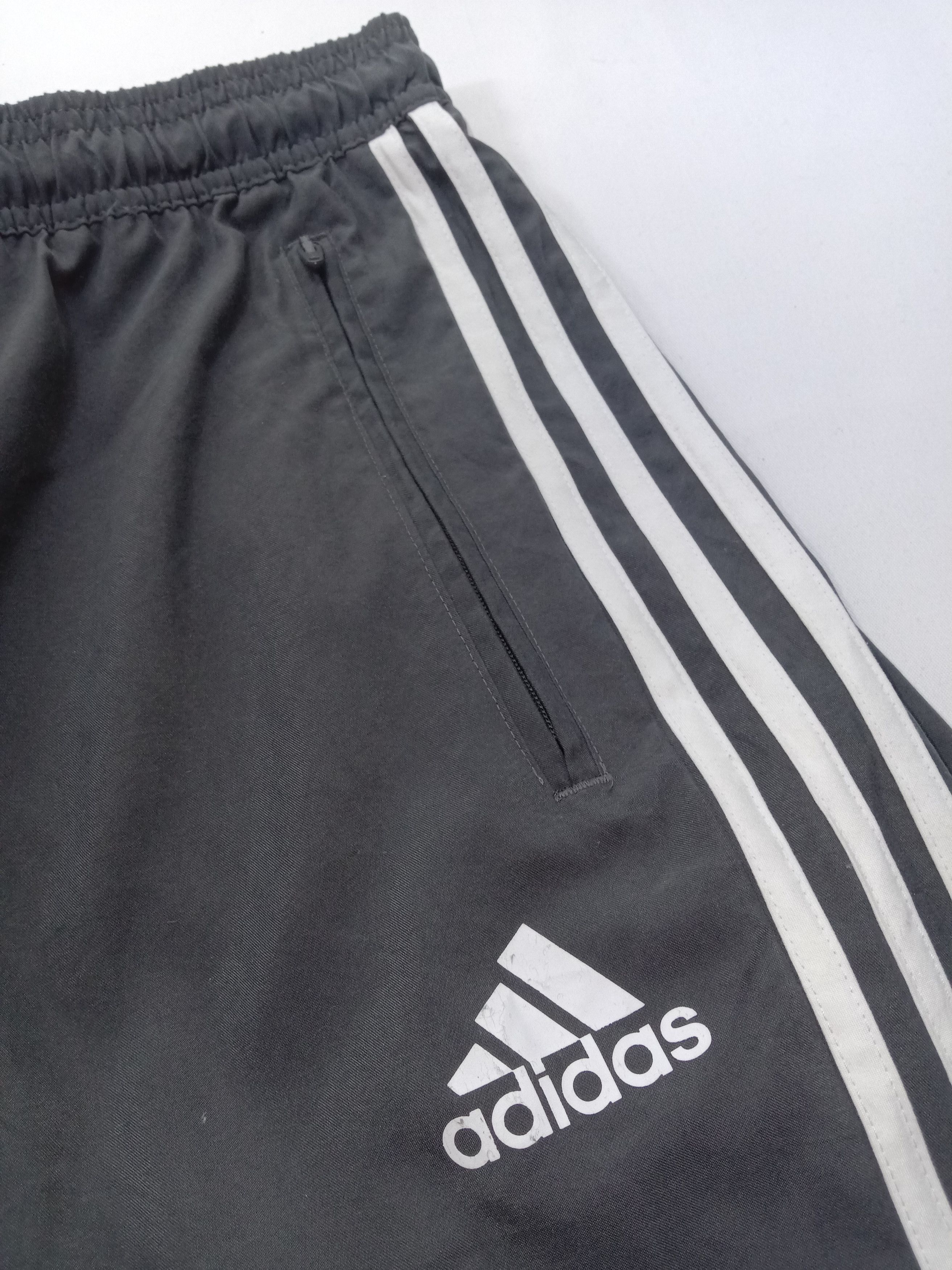 Adidas Adidas Real Madrid Sweatpants Size US 30 / EU 46 - 11 Thumbnail