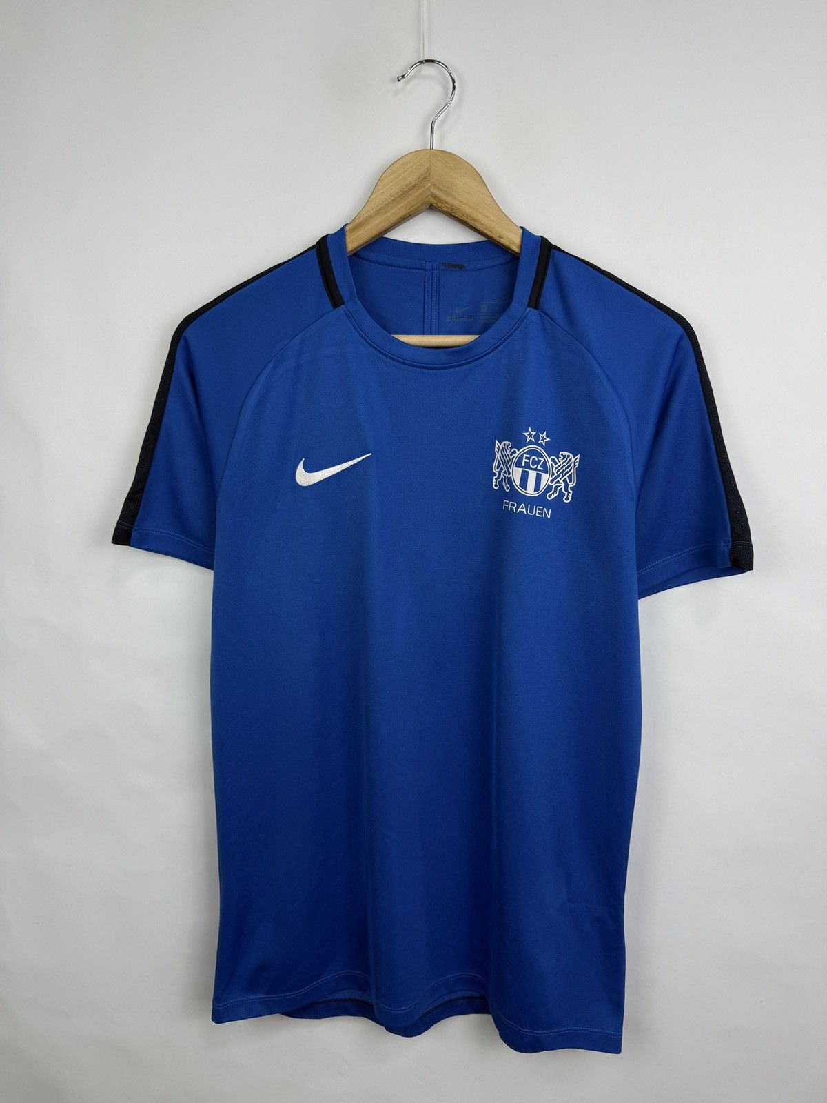 Nike 🇨🇭 Nike FCZ Zurich Switzerland Suisse Swiss Soccer T-Shirt Size US M / EU 48-50 / 2 - 3 Thumbnail