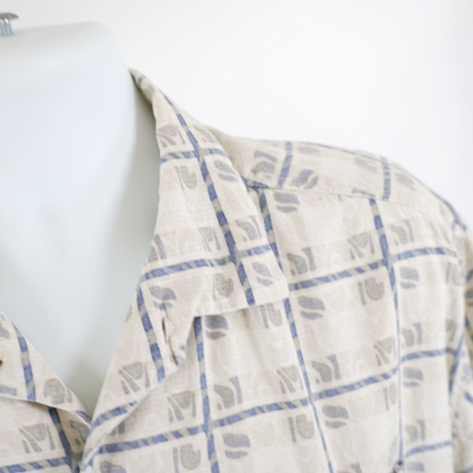 Tommy Bahama Tommy Bahama XL Cream Blue 100% Silk Short Sleeve Hawaiian D Size US XL / EU 56 / 4 - 3 Thumbnail