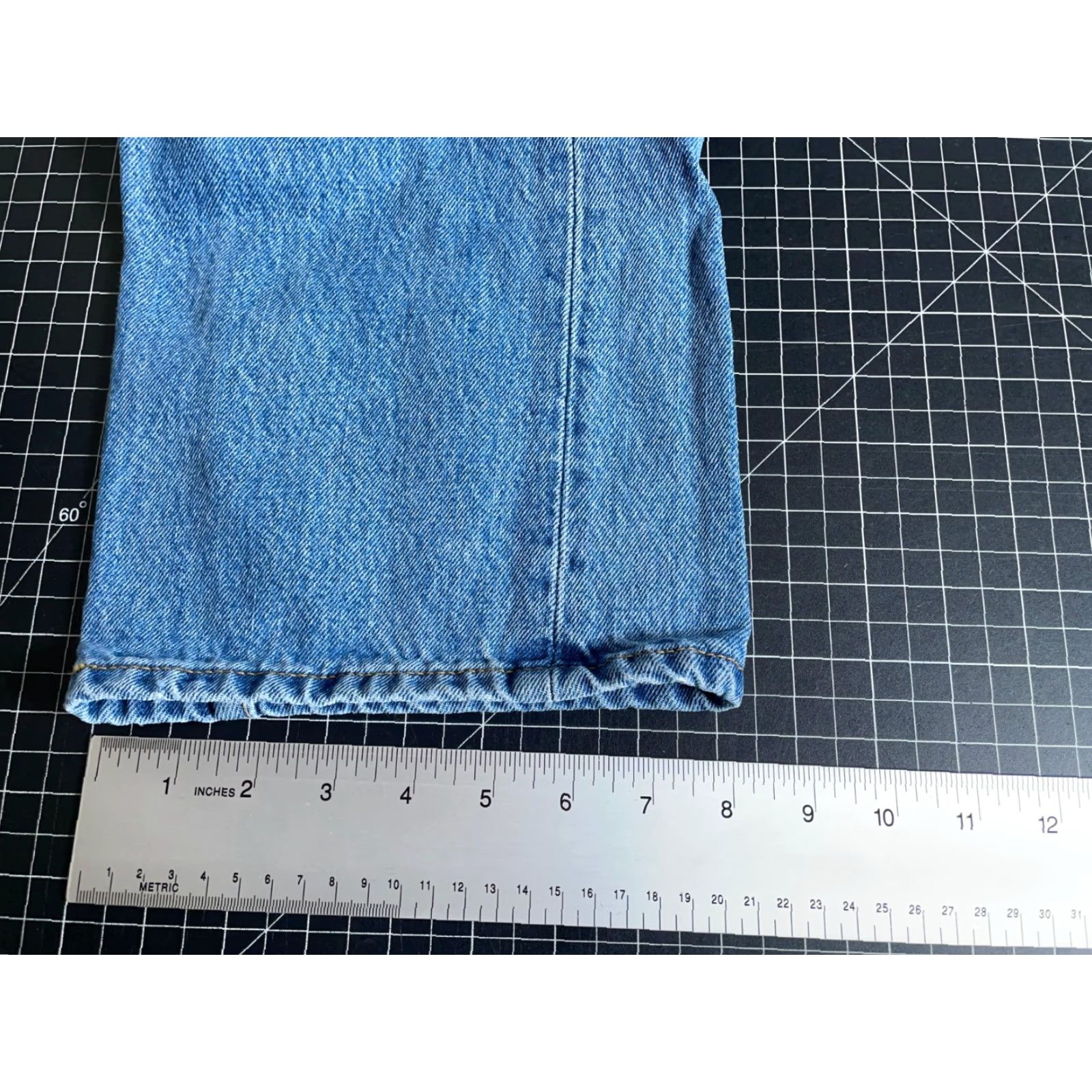 Levi's VINTAGE Levi's 501 Jeans Men's 32 x 30 Blue Denim Button Fly Straight 90s Size US 32 / EU 48 - 7 Thumbnail