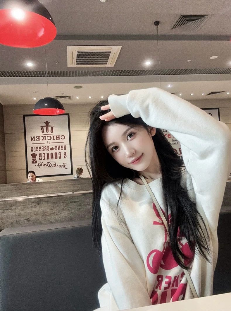 Gucci Gucci Cherry cherry letter logo sweatshirt 2501-Nextarrow Size US M / EU 48-50 / 2 - 7 Thumbnail