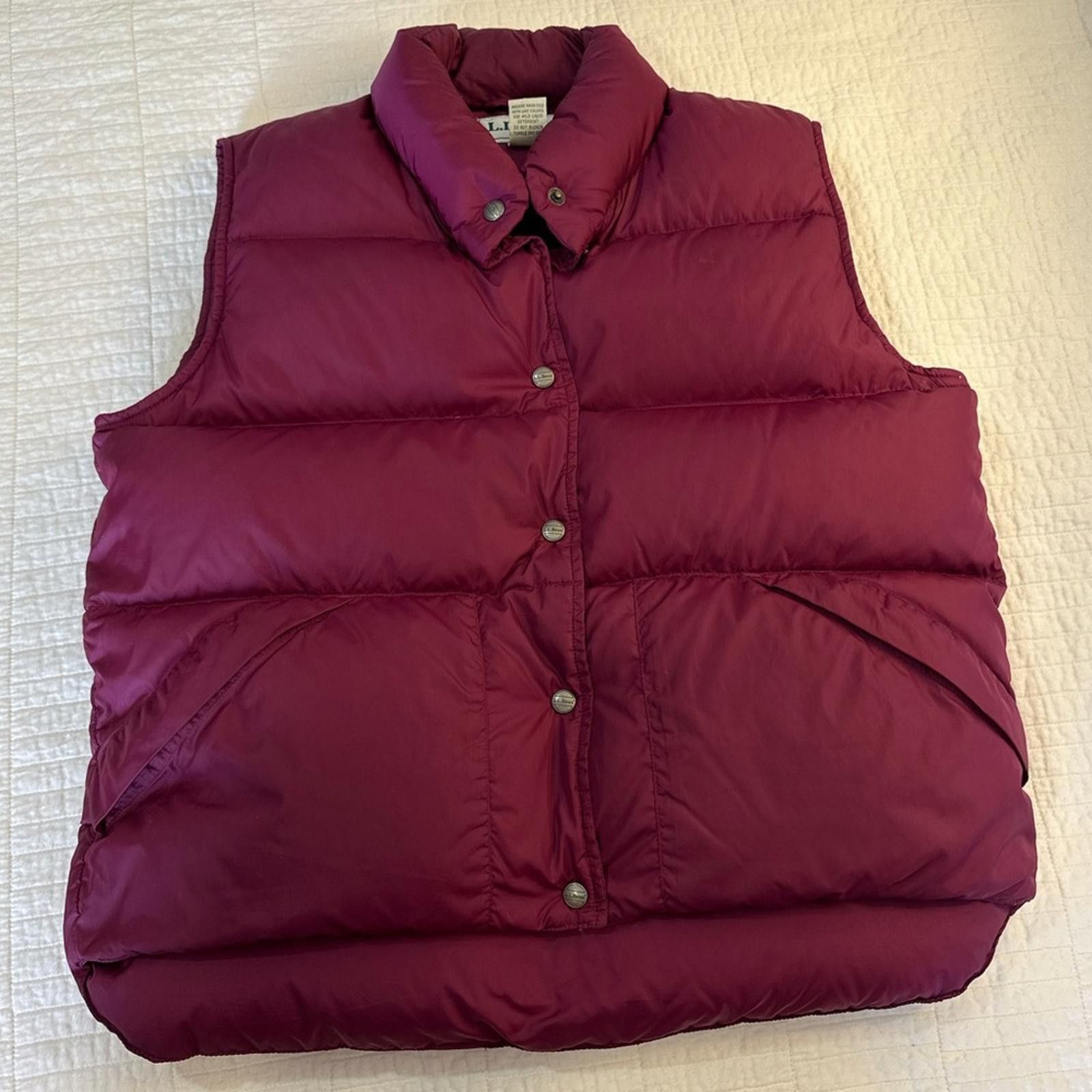 L.L. Bean LL BEAN Medium Puffer Vest Vintage EUC Goose Down Burgundy Size M / US 6-8 / IT 42-44 - 1 Thumbnail