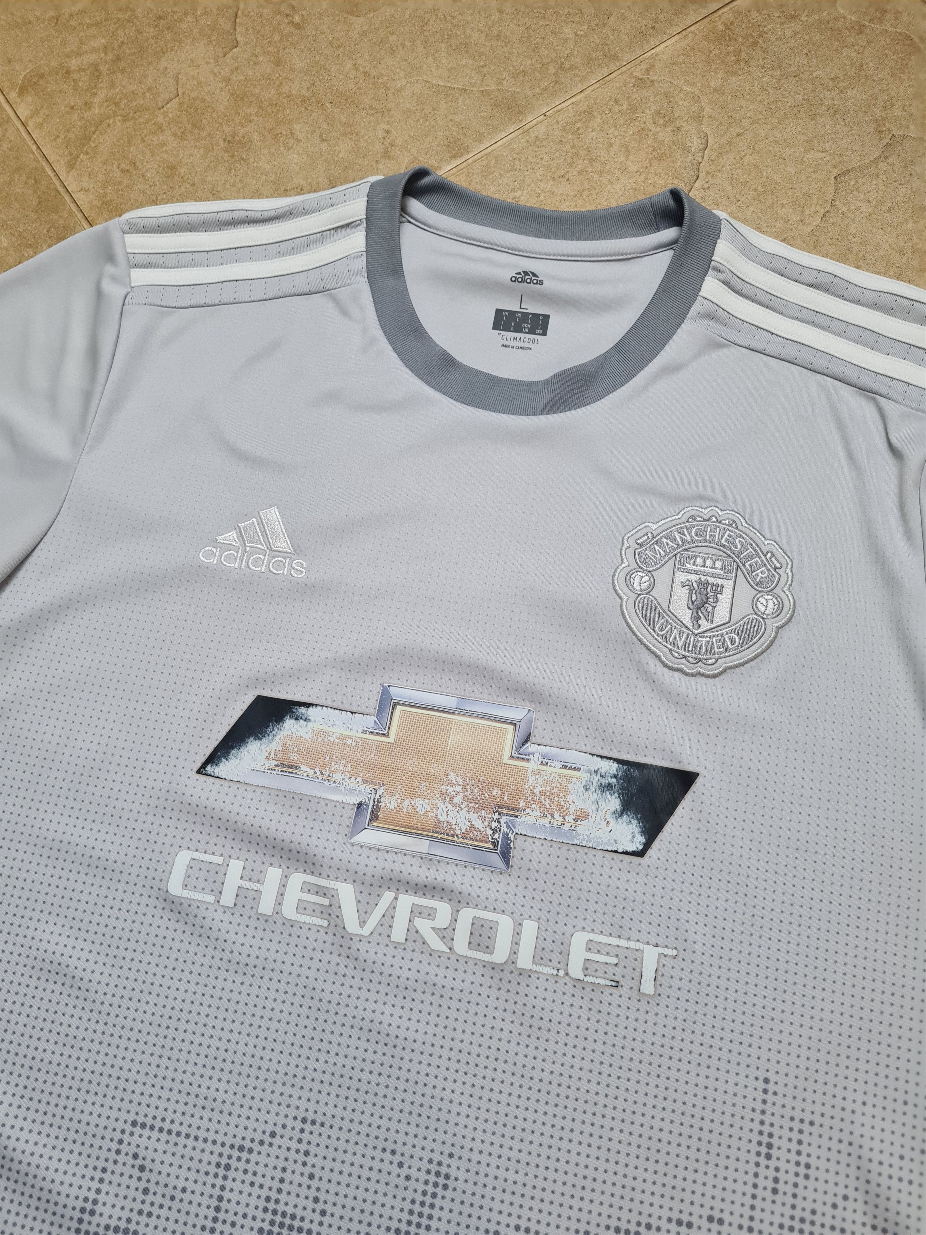 Adidas MANCHESTER UNITED 2017/2018 THIRD FOOTBALL ADIDAS AZ7565 Size US L / EU 52-54 / 3 - 2 Thumbnail