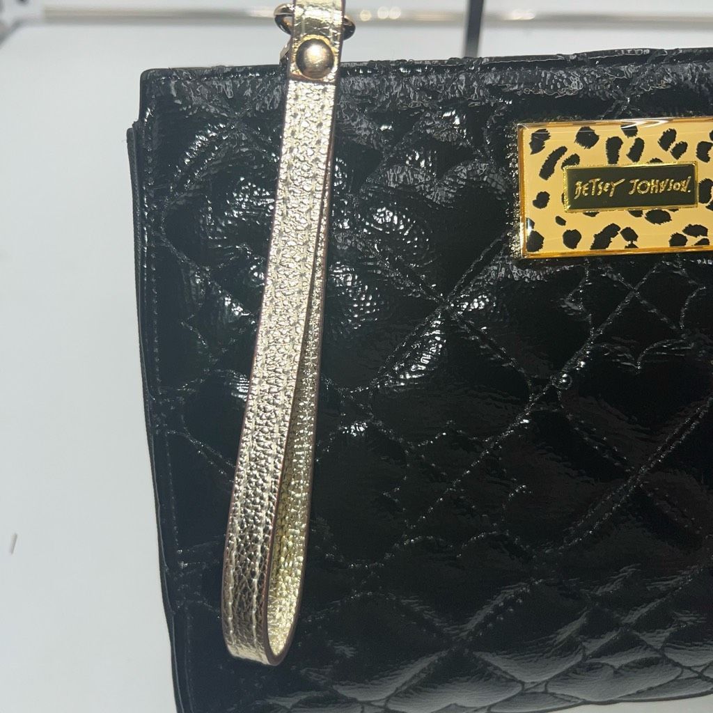 Betsey Johnson Betsey Johnson Large Faux Leather Black and Gold Quilted Wri Size ONE SIZE - 4 Thumbnail