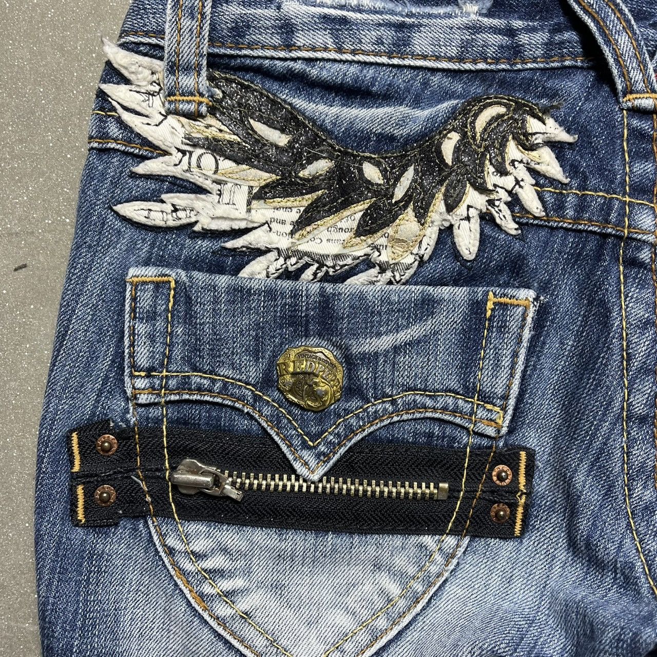 If Six Was Nine × Japanese Brand × Le Grande Bleu (L.G.B.) Red Pepper Wings Flare Jeans Size 30" / US 8 / IT 44 - 10 Thumbnail