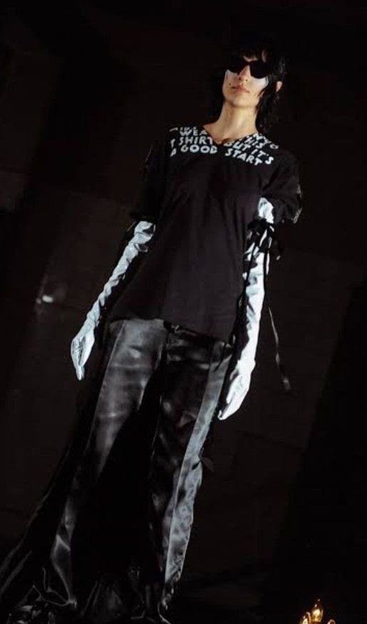 Maison Margiela Maison Margiela A/W'09 "Awareness Aids" Poem V'neck Tshirt Size S / US 4 / IT 40 - 1 Thumbnail