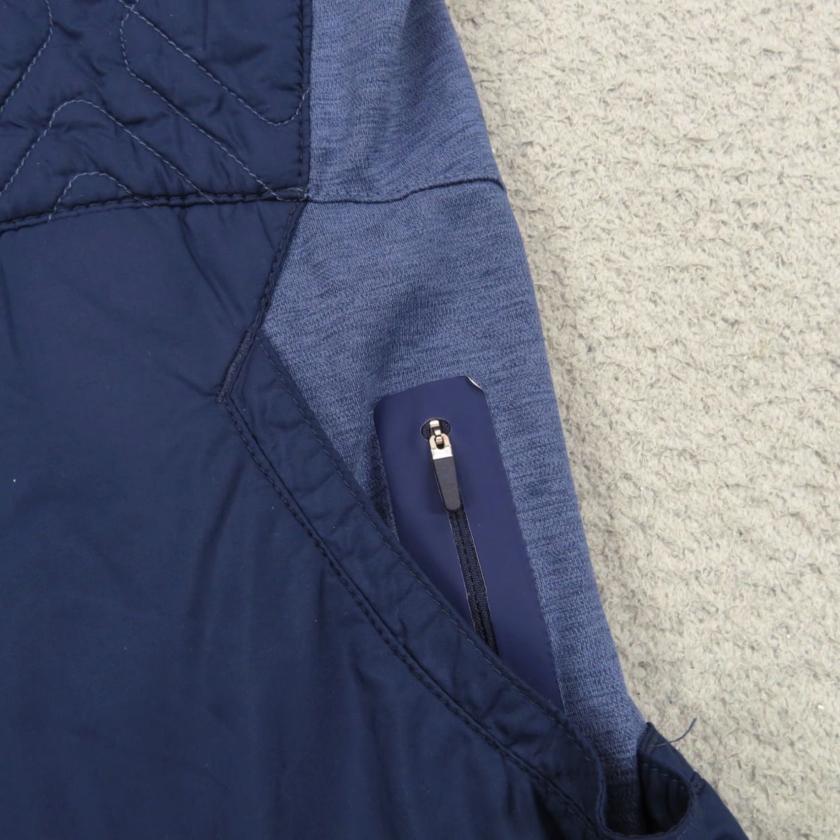 Peter Millar Peter Millar Vest Womens Medium Navy Blue Baltusrol Lizzie Hybrid Quilted Golf Vest Size M / US 6-8 / IT 42-44 - 3 Thumbnail