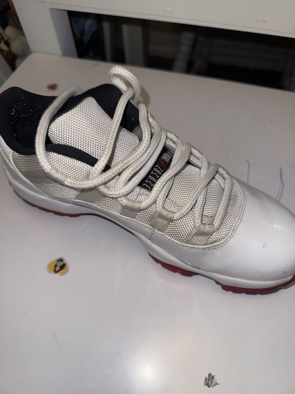 Nike Jordan 11 low cherry bottom Size US 9 / EU 42 - 11 Thumbnail