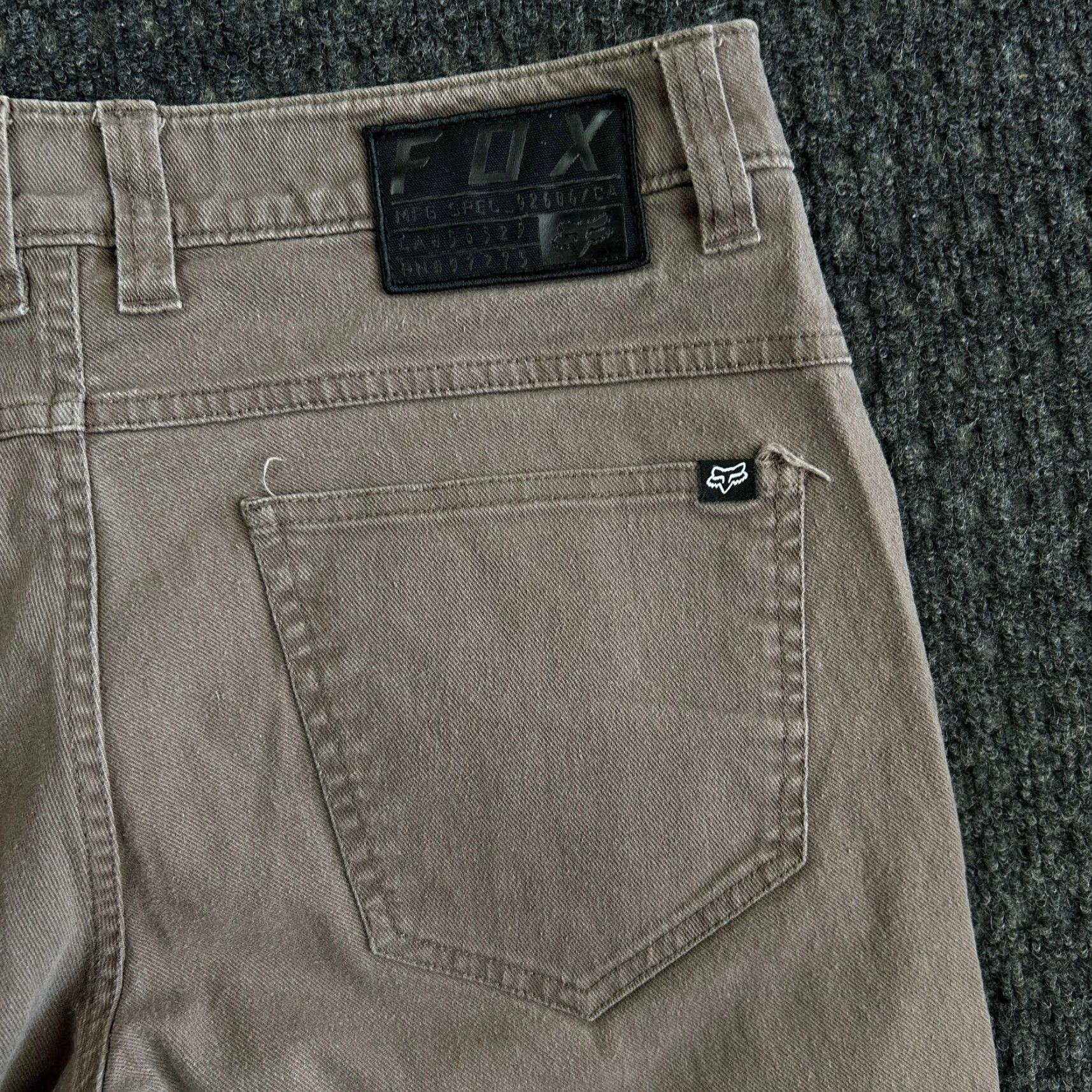Fox Racing Fox Racing Shorts Dagger Slim Fit Brown 30 Casual Chino Mens Regular Size 30 Brown Pockets Slash Front Flat Front Zip Pocket Size US 30 / EU 46 - 4 Thumbnail