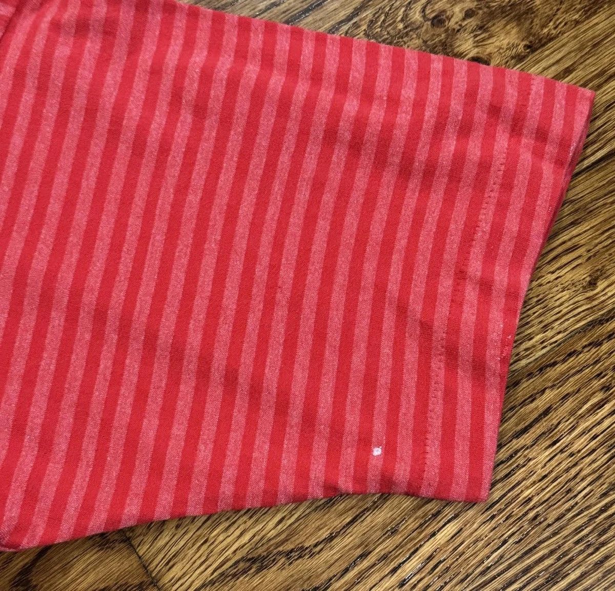 Guess Vintage Guess Basic Jeans Red Striped T Shirt (Size XL) Size US XL / EU 56 / 4 - 5 Thumbnail