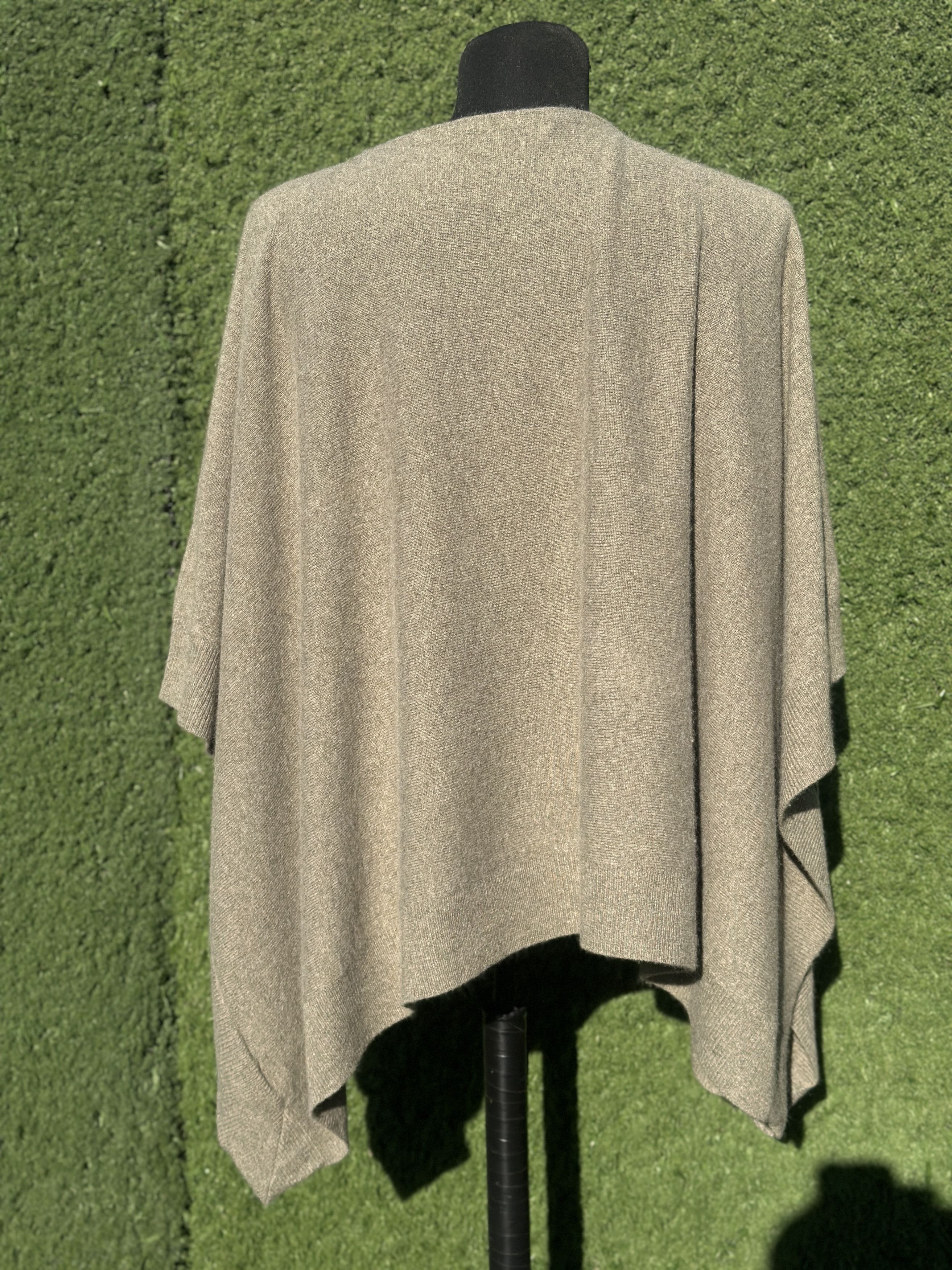 Ralph Lauren Ralph Lauren 100% Cashmere Open-Side Poncho Cardigan Rib ML Size M / US 6-8 / IT 42-44 - 4 Thumbnail