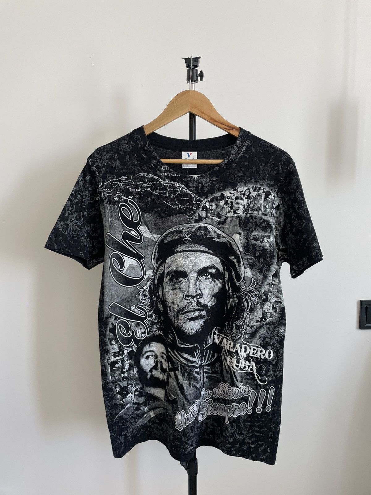 Vintage Vintage Che Guevara 90’s Single Stitch Shirt Y2K Over Print Size US M / EU 48-50 / 2 - 1 Thumbnail
