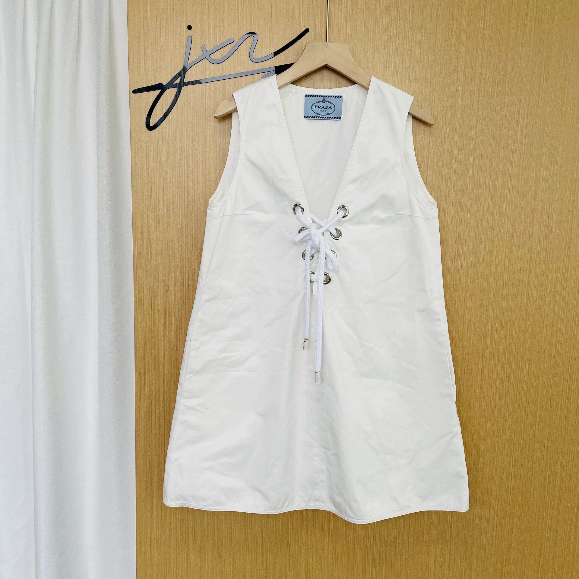 Prada PRADA satin V-neck sleeveless dress white size 36 99 new Size XS / US 0-2 / IT 36-38 - 1 Thumbnail