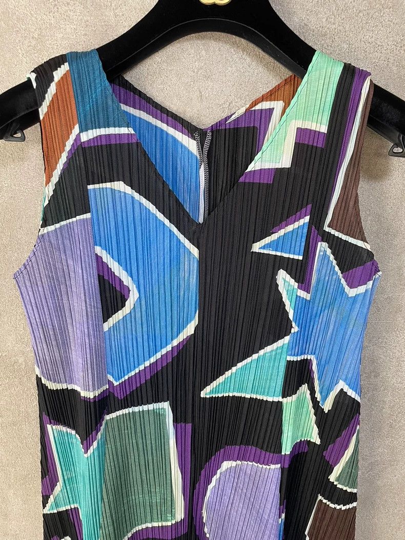 Issey Miyake Issey Miyake size:3 Blue, green and purple pleated dress Size XS / US 0-2 / IT 36-38 - 2 Thumbnail