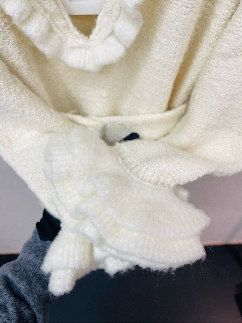 Chanel Chanel 24K milky white deep V wood ear lace lace knitted sw Size XS / US 0-2 / IT 36-38 - 4 Thumbnail