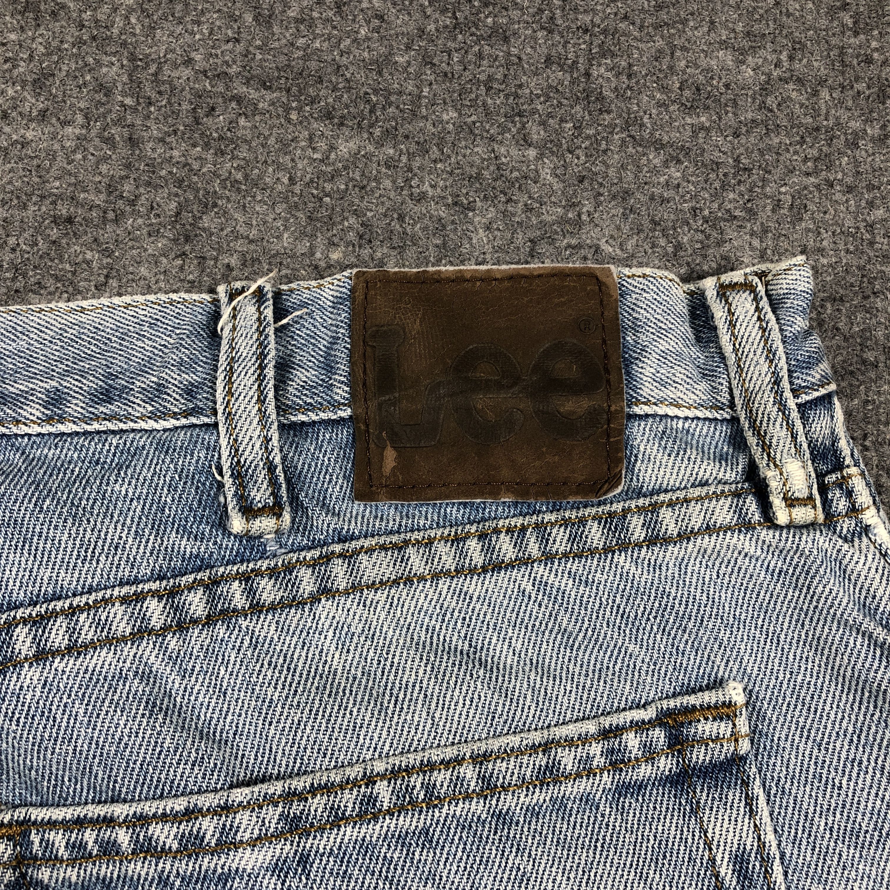 Lee × Vintage Vintage Lee Regular Fit Light Blue Wash Jeans L804 Size US 39 - 7 Thumbnail