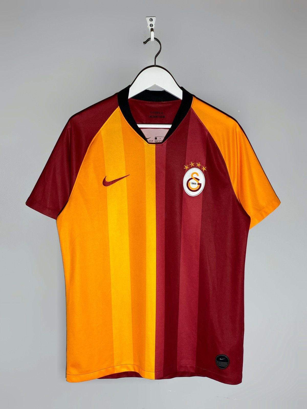 Nike Nike FC Galatasaray 2019/20 Home Football Shirt Size US L / EU 52-54 / 3 - 1 Thumbnail