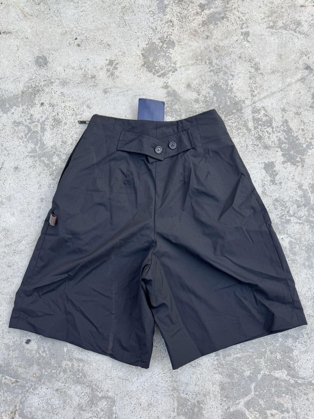Louis Vuitton LOUIS VUITTON LV New Black Shorts Size 25" / US 0 / IT 36 - 2 Thumbnail