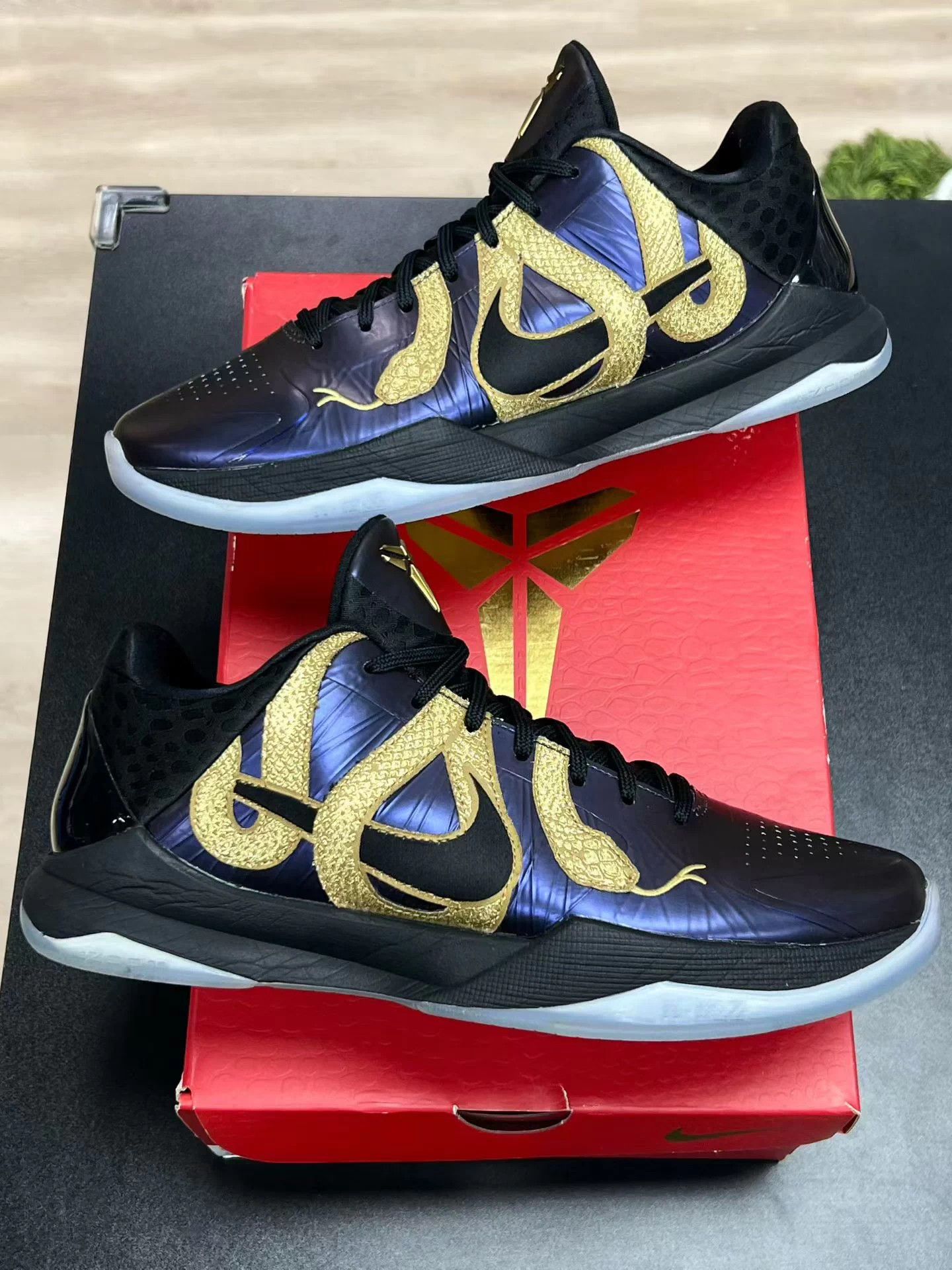 Nike NIKE Kobe ZK5 Snake Year Black Purple Gold 44 Size US 11.5 / EU 44-45 - 5 Thumbnail