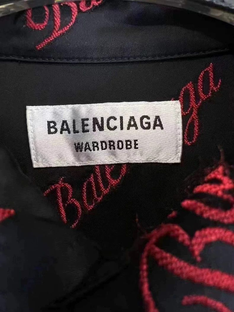 Balenciaga Balenciaga size 36 Bullet Screen Letter LOGO Silk Shirt Size US XS / EU 42 / 0 - 4 Thumbnail