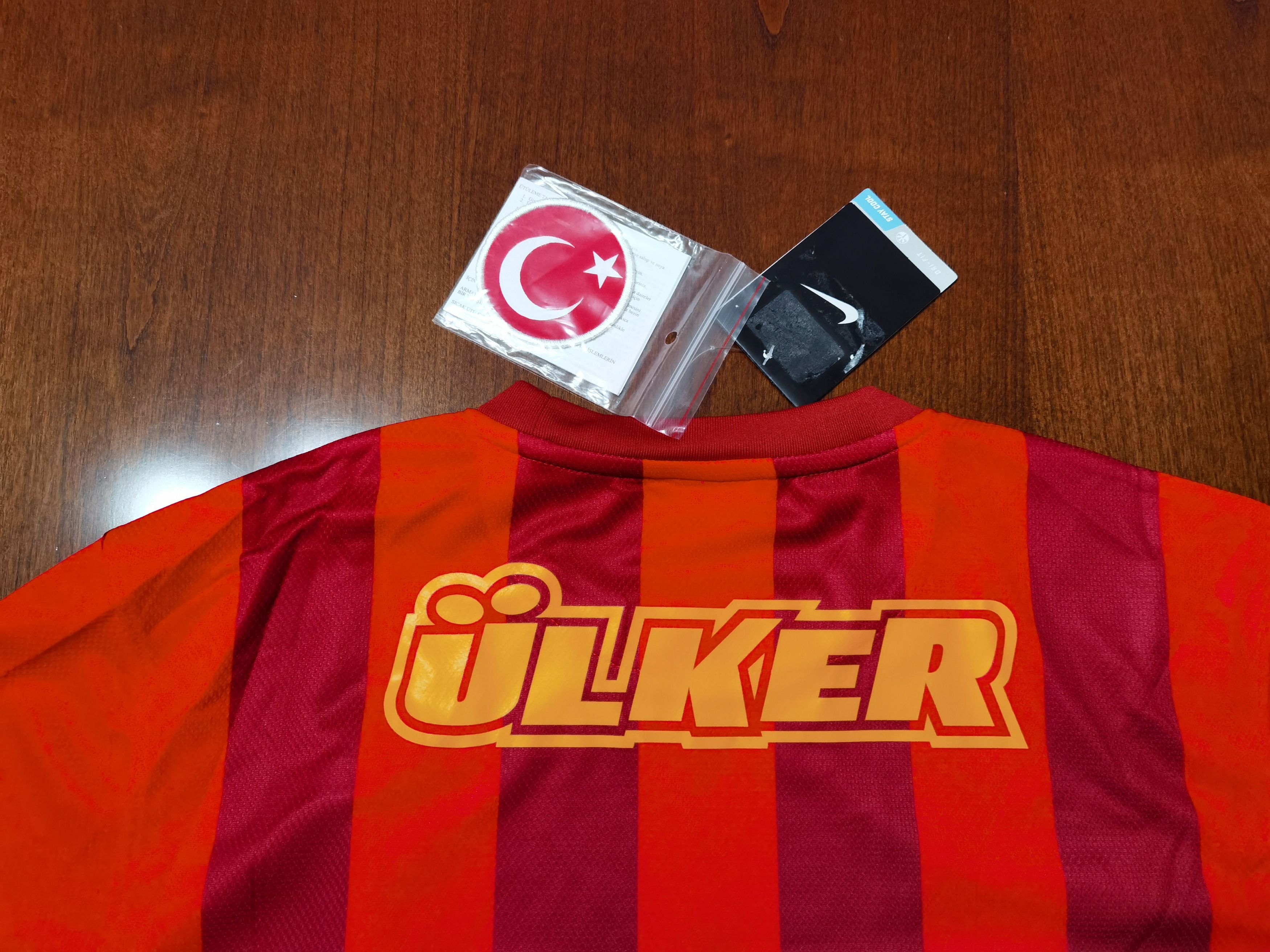 Nike 2013/14 Nike Galatasaray Third Football Shirt Large Jersey Size US L / EU 52-54 / 3 - 8 Thumbnail