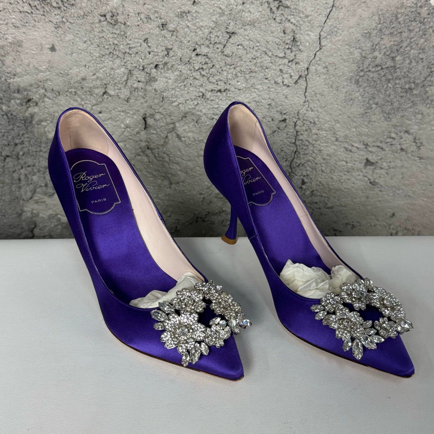 Roger Vivier RV Satin Crystal Flower Buckle Pointed-Toe Pumps 36.5 Size US 6 / IT 36 - 1 Thumbnail
