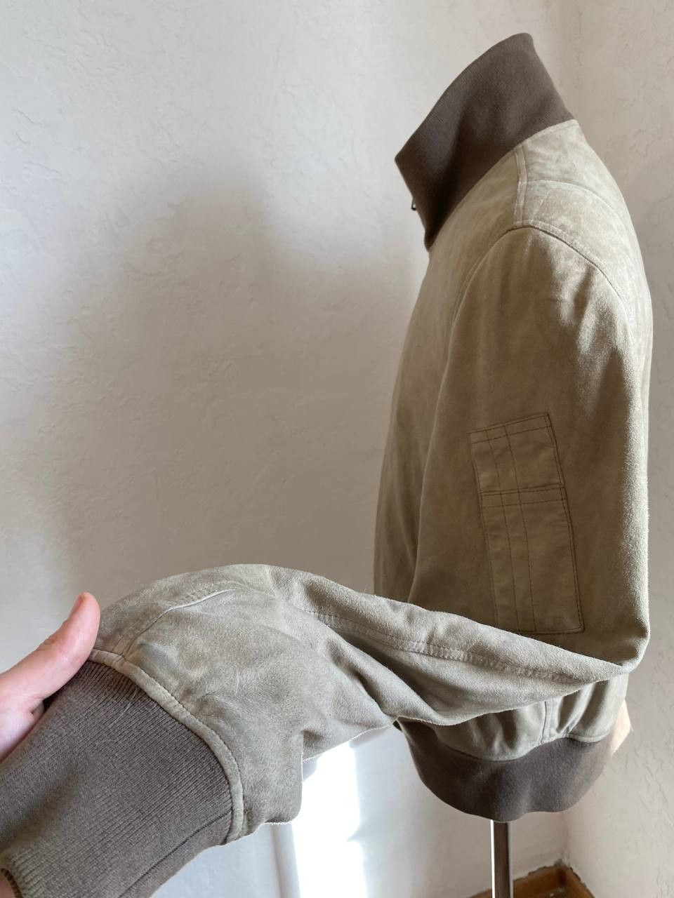 Burberry Burberry Brit Sand Suede Bomber Jacket Beige Men Size M Size US M / EU 48-50 / 2 - 5 Thumbnail