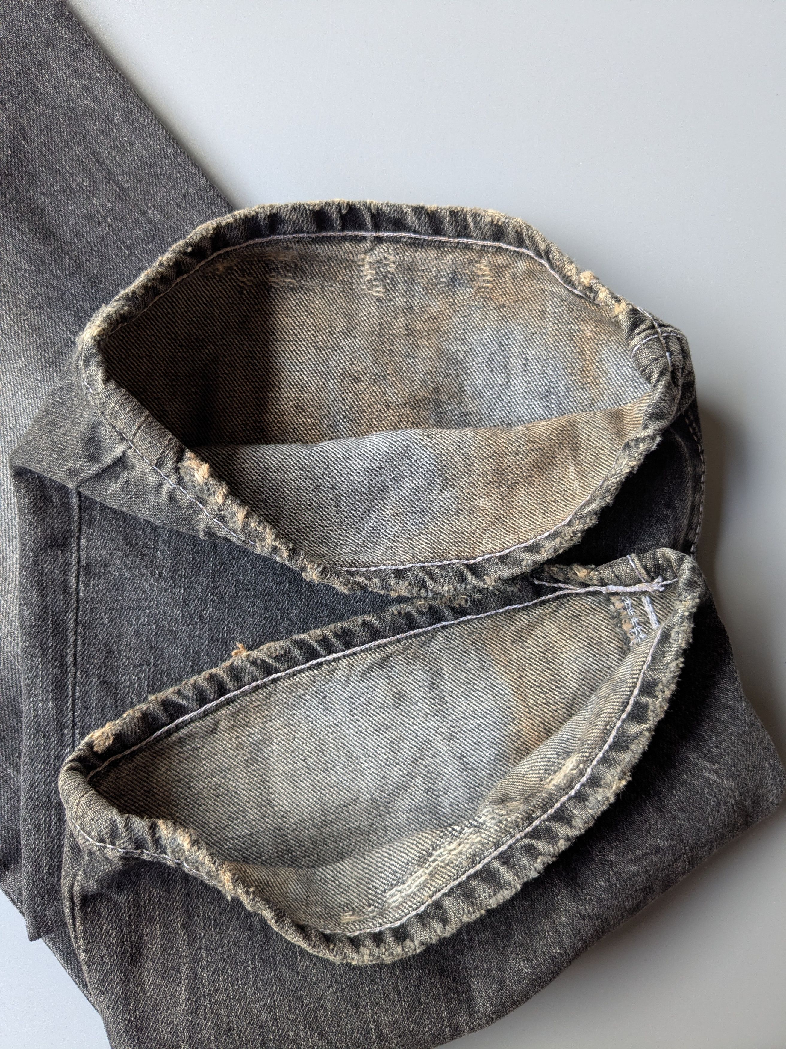 Nudie Jeans Nudie Jeans Deep Black Destroyer Low Flare Gleen jeans Size US 30 / EU 46 - 9 Thumbnail