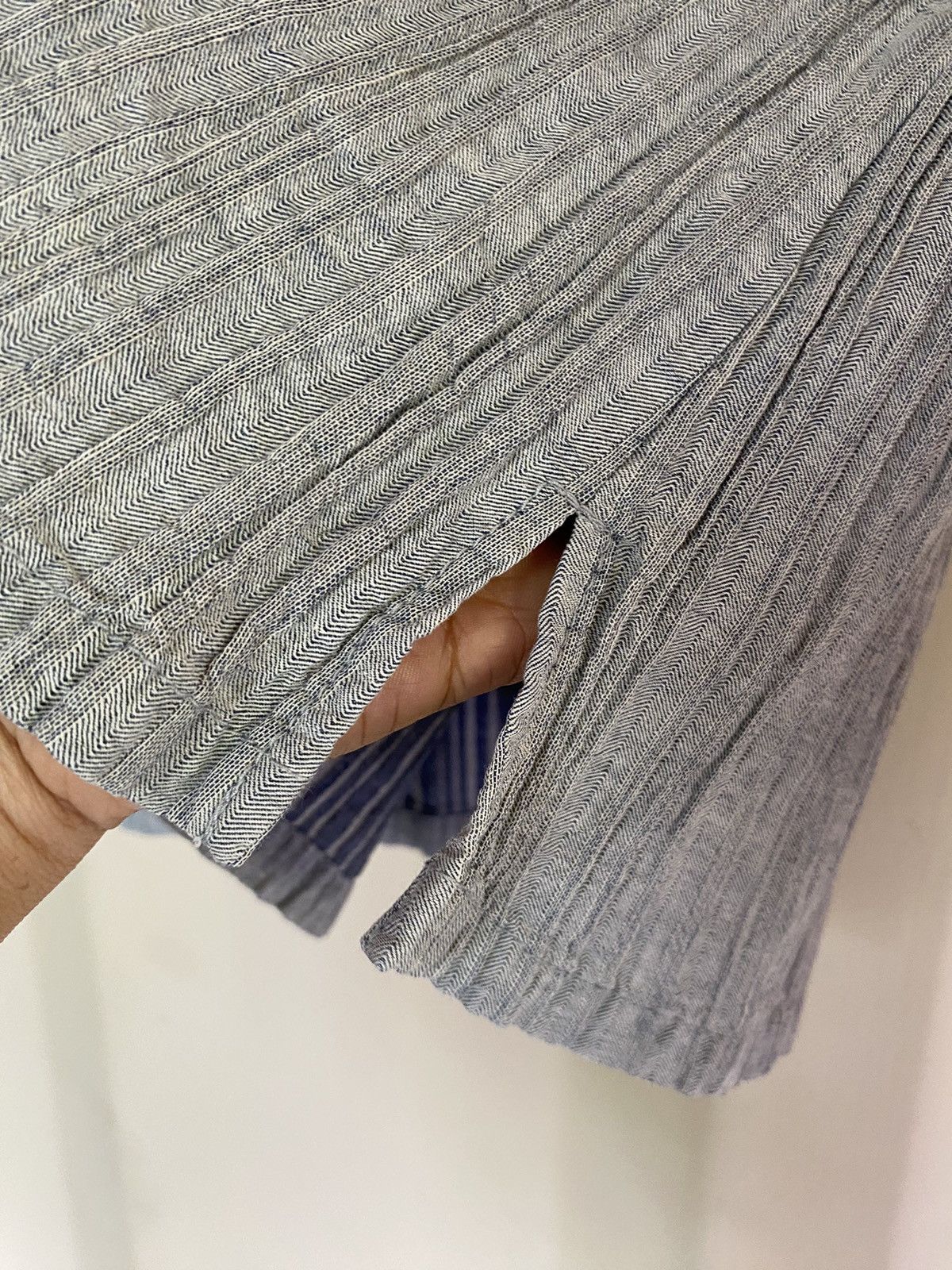 Issey Miyake Plantation Gray Pleated Blouse Size M / US 6-8 / IT 42-44 - 13 Thumbnail