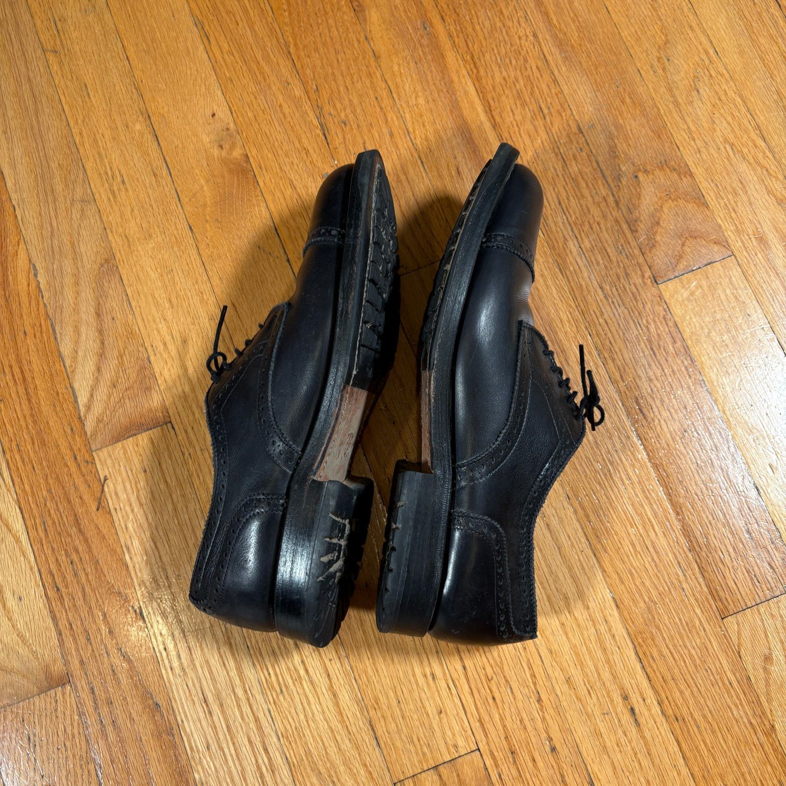 Allen Edmonds Allen Edmonds Black Wingtip Leather Dress Shoes Lug Sole Size US 10 / EU 43 - 7 Thumbnail
