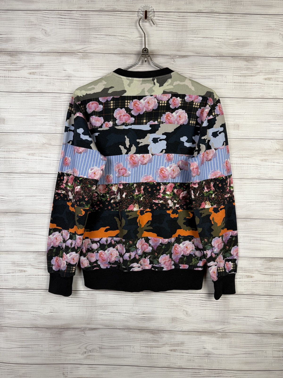 Givenchy Givenchy floral sweatshirt Size US M / EU 48-50 / 2 - 2 Thumbnail