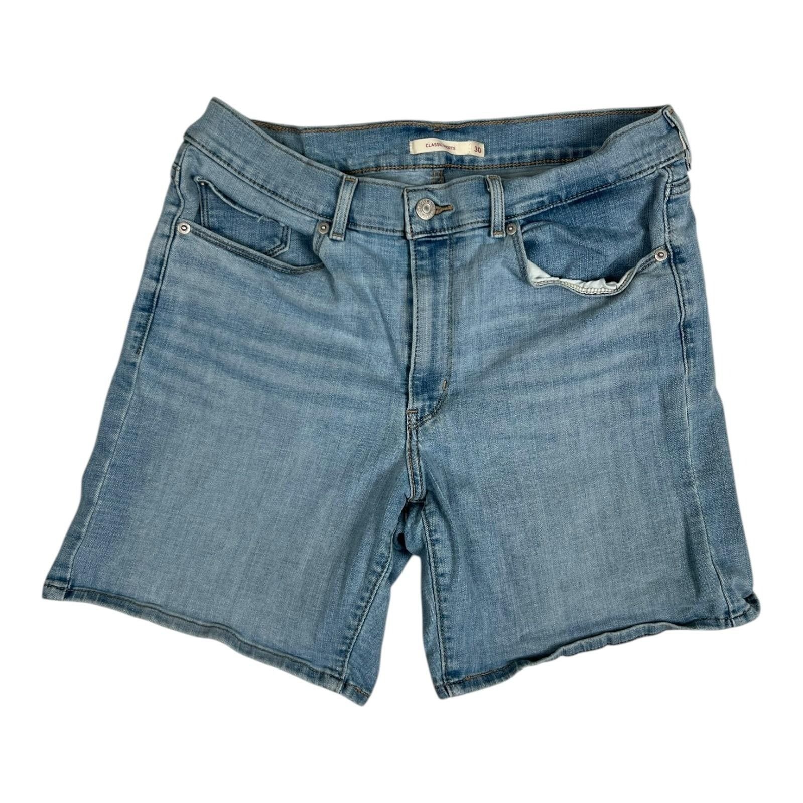 Levi's Levi's Classic Shorts Women's 30 Blue Light Wash Denim Stret Size 30" / US 8 / IT 44 - 1 Thumbnail