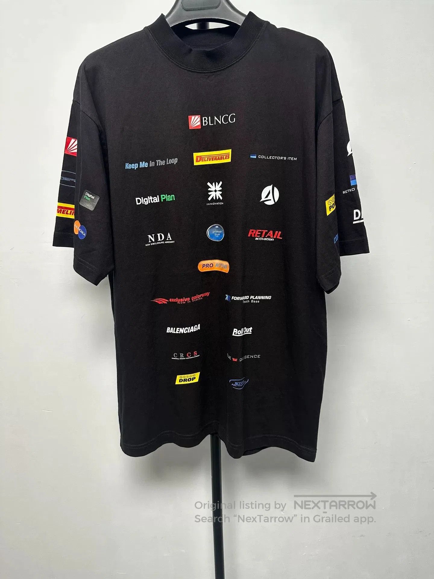 Balenciaga Balenciaga Logo Badge Print Crewneck Short Sleeve. Size XS / US 0-2 / IT 36-38 - 1 Thumbnail