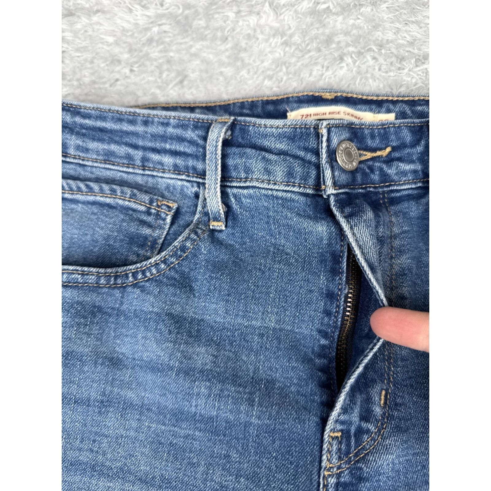 Levi's Levi's 721 High Rise Skinny Jeans Womens 30 Blue Distressed Denim Size 30" / US 8 / IT 44 - 5 Thumbnail