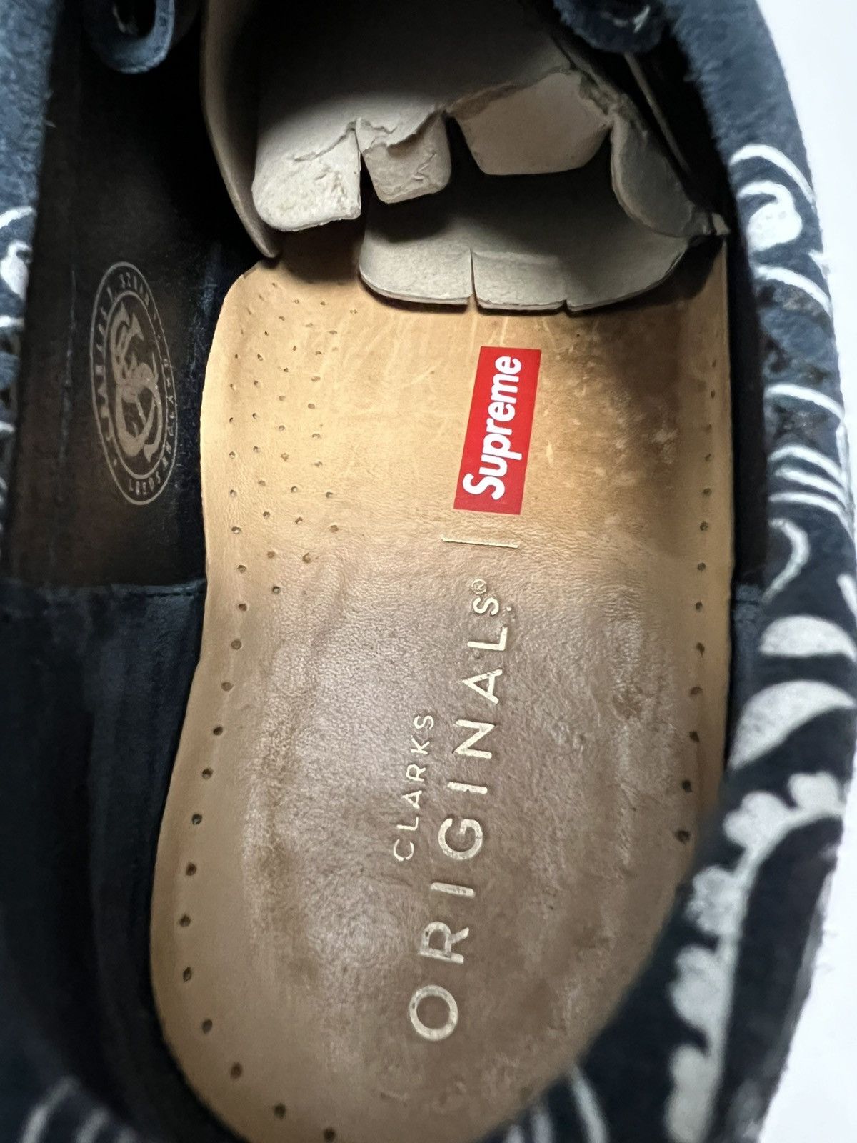 Clarks × Supreme Supreme x Clarks Originals - S/S 19’ Bandana Wallabee Size US 9 / EU 42 - 13 Thumbnail