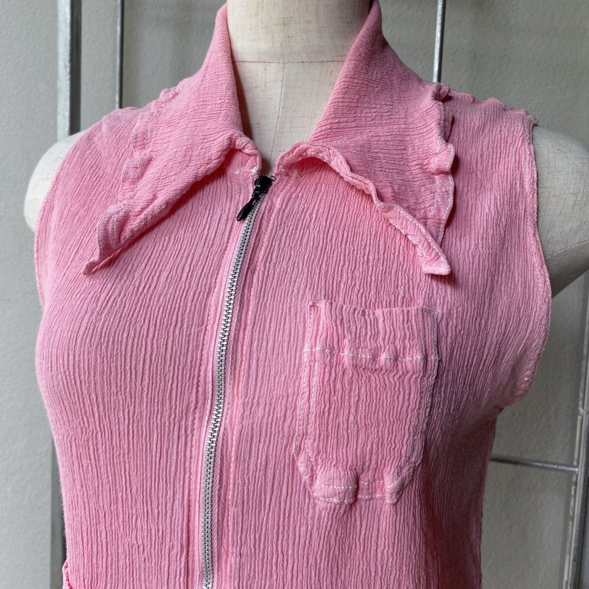 Tsumori Chisato Tsumori Chisato Pink Pleated Zip Sleeveless Shirt Size S / US 4 / IT 40 - 15 Thumbnail