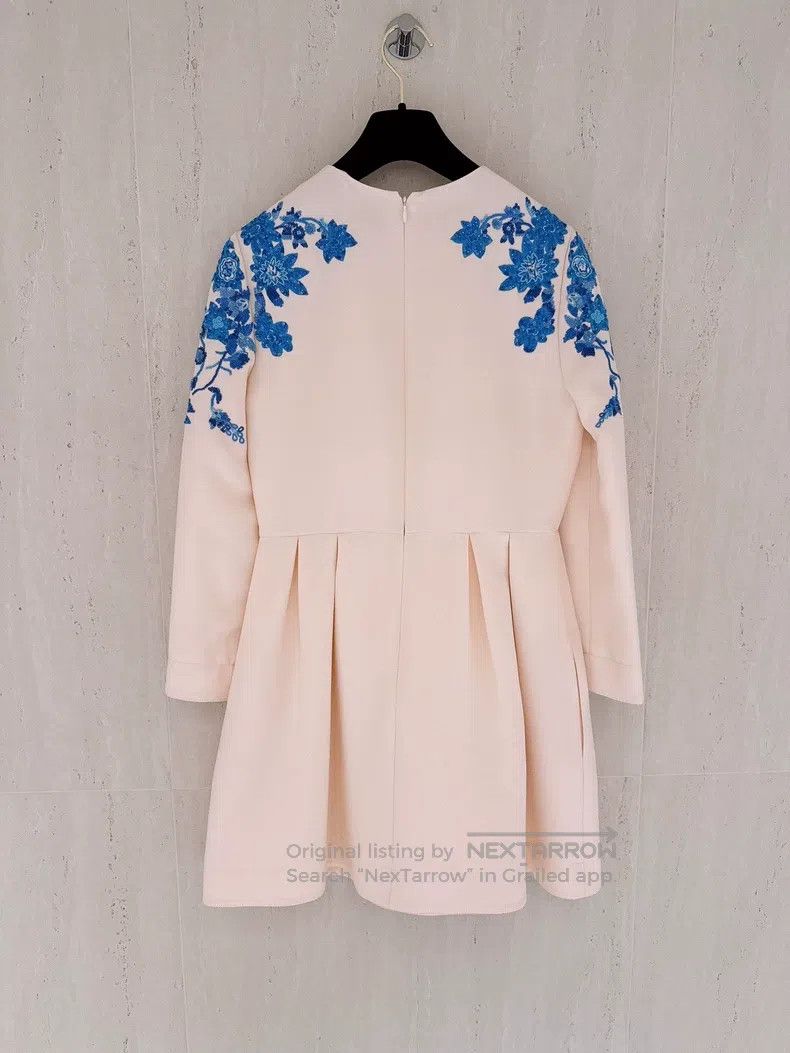 Valentino Valentino Heavy beaded embroidered sequin dress dress Size M / US 6-8 / IT 42-44 - 2 Thumbnail