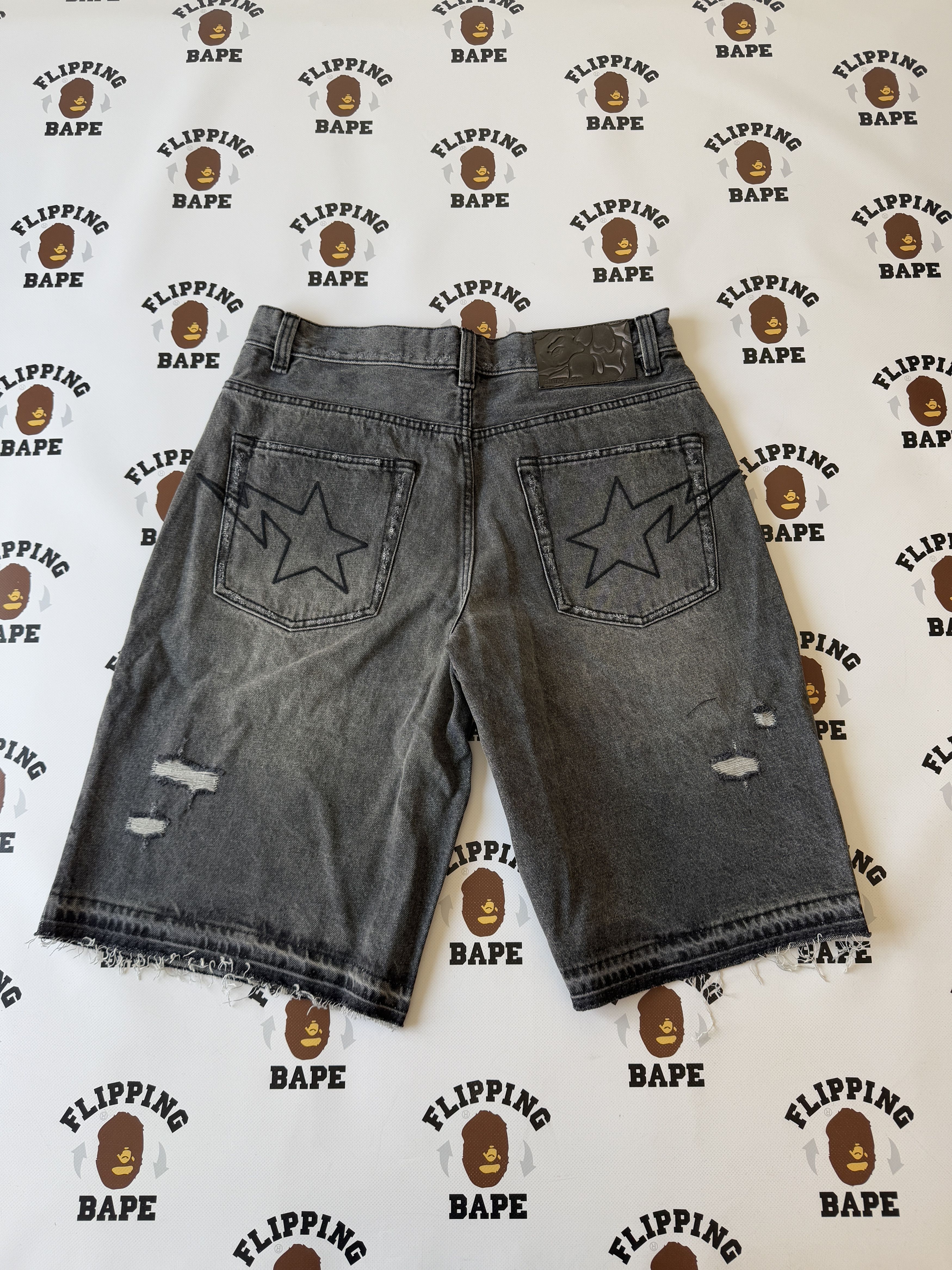 Bape BAPE DESTROYED STA RELAXED FIT 13OZ DEMIN SHORTS Size US 32 / EU 48 - 2 Thumbnail