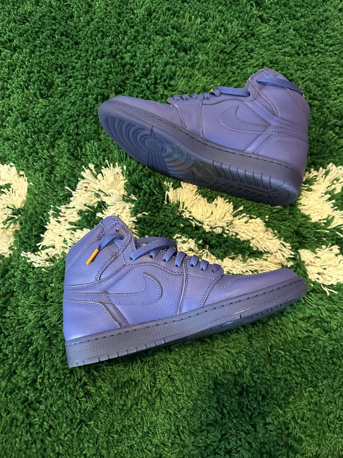 Gatorade × Jordan Brand Jordan 1 Hi Grape Gatorade 11 Size US 11 / EU 44 - 3 Thumbnail