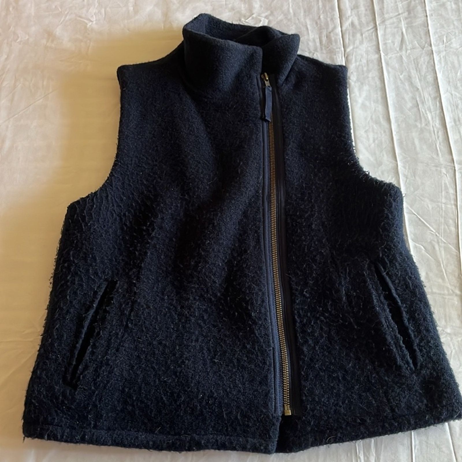 J.Crew × Vintage J. Crew Vest Navy Cream Sherpa Faux Fur Asymmetrical Zip M Size M / US 6-8 / IT 42-44 - 1 Thumbnail