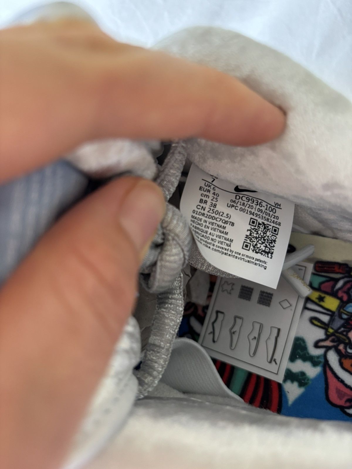 Nike Nike SB Dunk Low x Sean Cliver Size US 7 / EU 40 - 8 Thumbnail