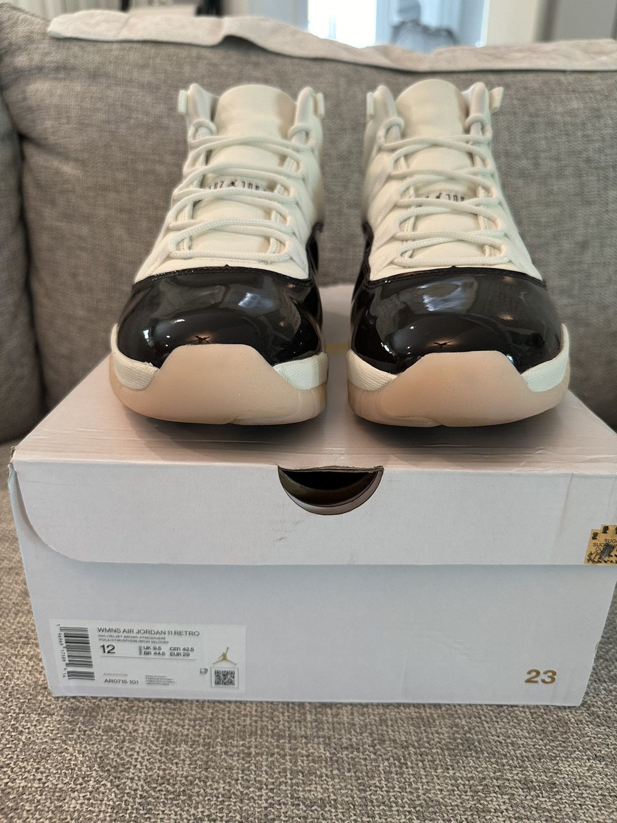 Jordan Brand (Men’s Size 10.5) Jordan 11 Retro Neapolitan Size US 12 / IT 42 - 2 Thumbnail