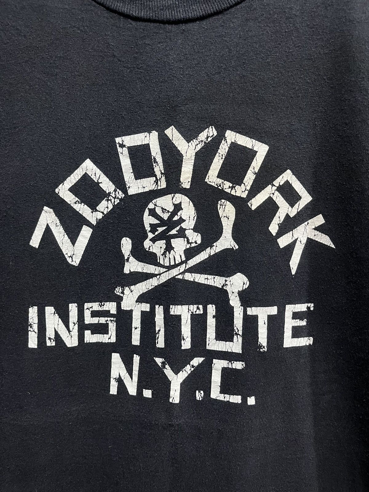 Vintage Zoo York NYC Institute Skull n Bones Skate Tee Y2K Size US M / EU 48-50 / 2 - 2 Thumbnail