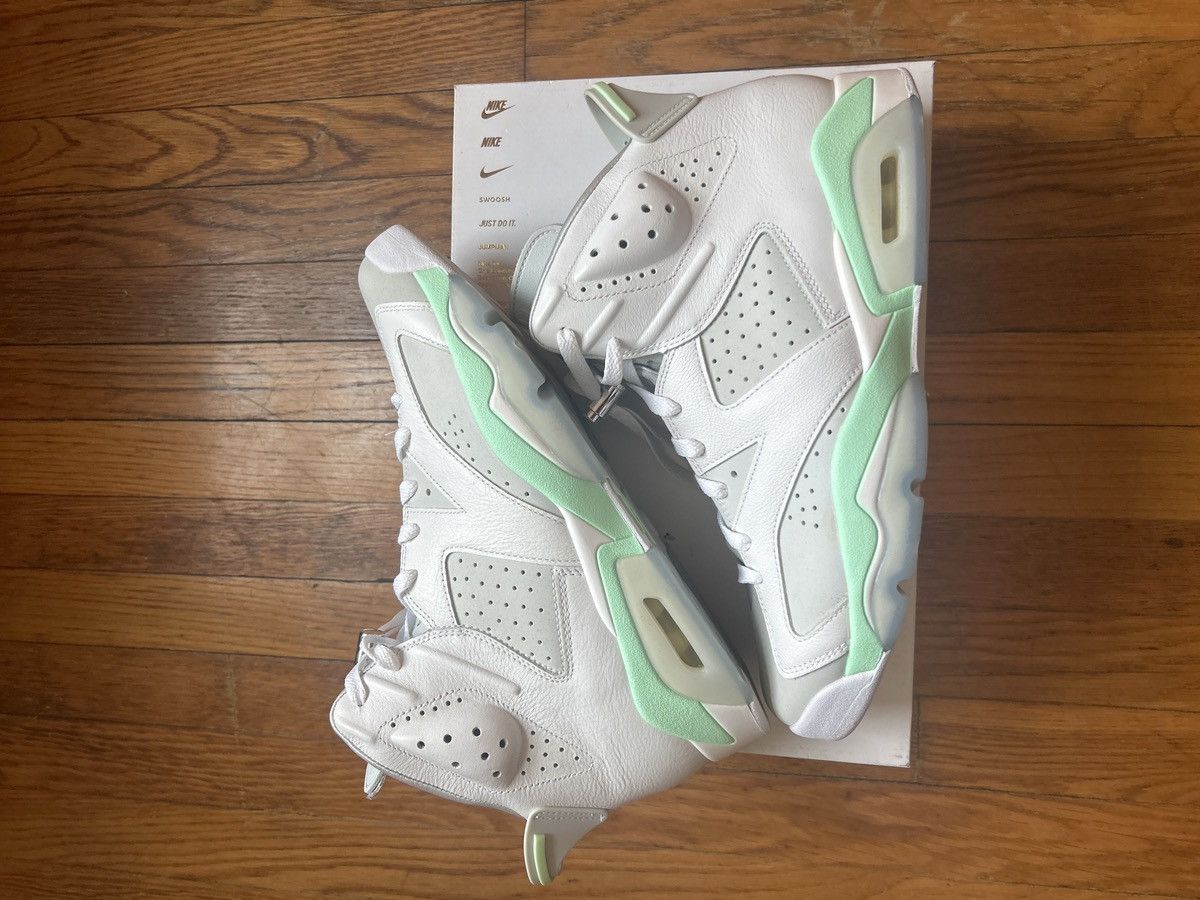 Jordan Brand × Nike Mint foam Jordan 6 Size US 10.5 / EU 43-44 - 2 Thumbnail